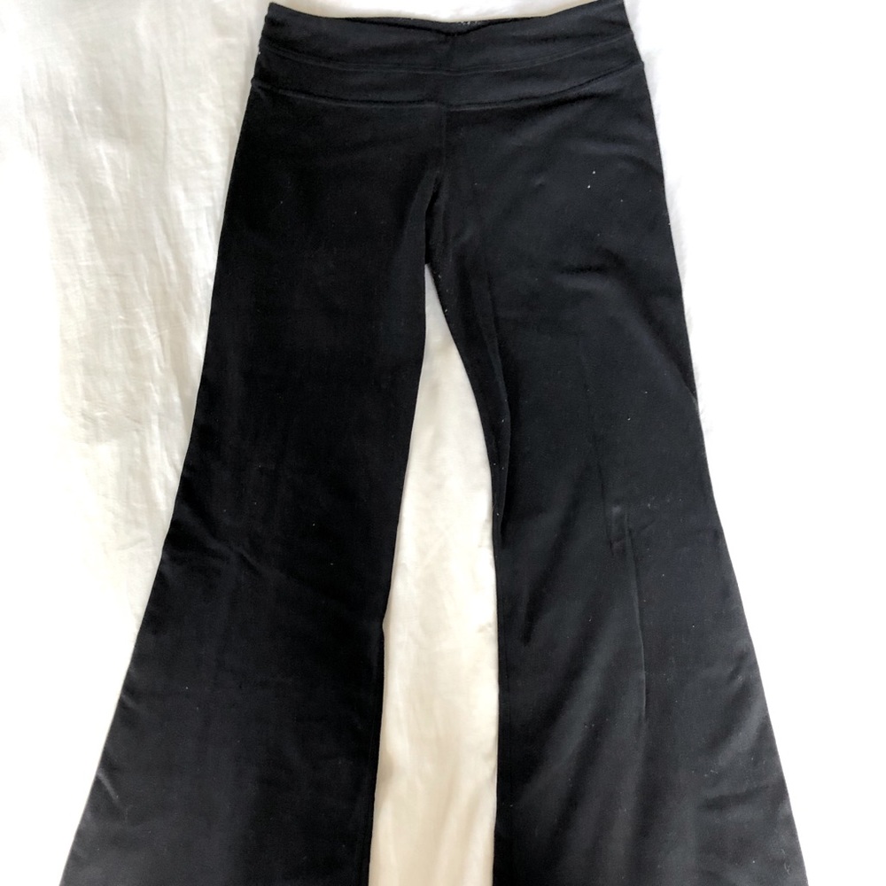 Lululemon Flare Pant Sz 6